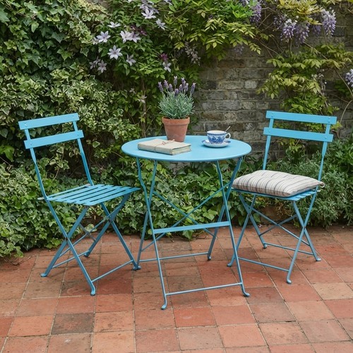 Vibrant outdoor garden bistro - vibrant,